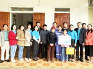 Công đoàn – Nữ công cơ quan Viện KSND, Tòa án nhân dân, Thi hành án dân sự huyện Nghĩa Đàn nhận đỡ đầu trẻ mồ côi
